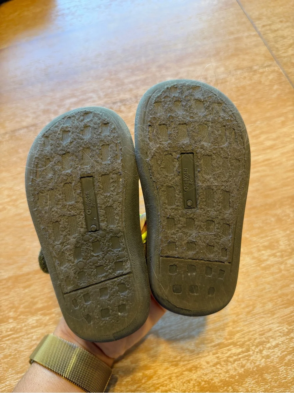 Osh Kosh dinosaur Water-Friendly Sandals in Neon Yellow and Gray size 5